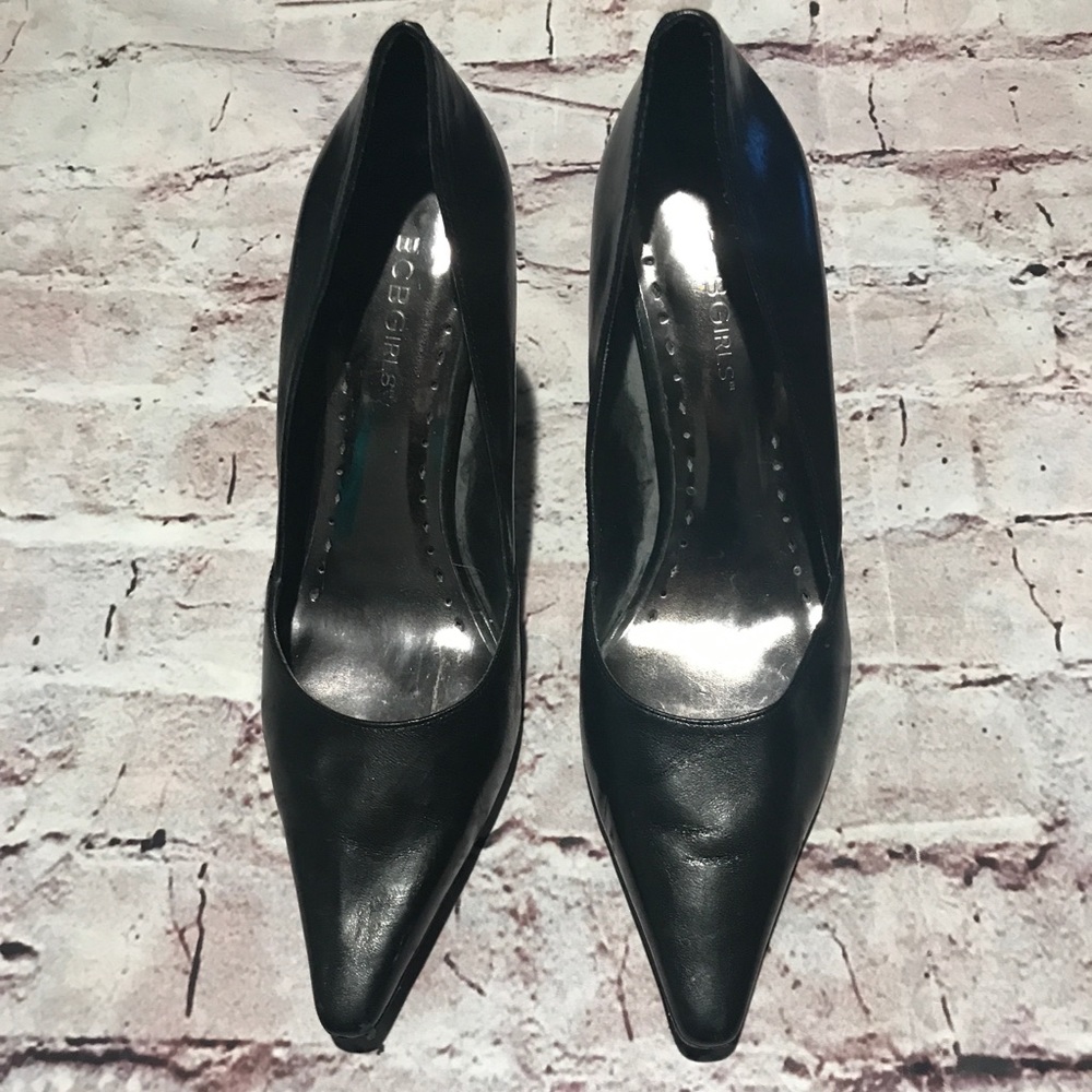 BCBGirls pointed toe black pumps size 8